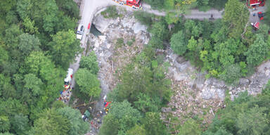 Alko-Lenker st&uuml;rzt mit Traktor &uuml;ber B&ouml;schung - Zwei Tote