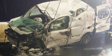 Schnee-Unfall auf der A2 &ndash; 59-J&auml;hriger tot