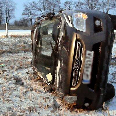 Zahlreiche Unfälle auf Österreichs Straßen