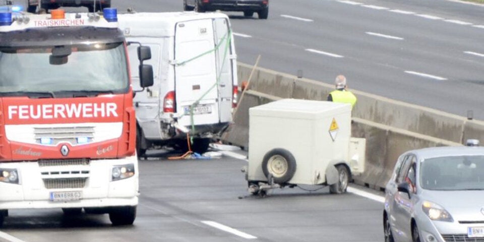 Entwarnung nach Unfall mit radioaktivem Material auf der A2