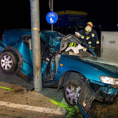 Das Auto war ein Totalschaden.