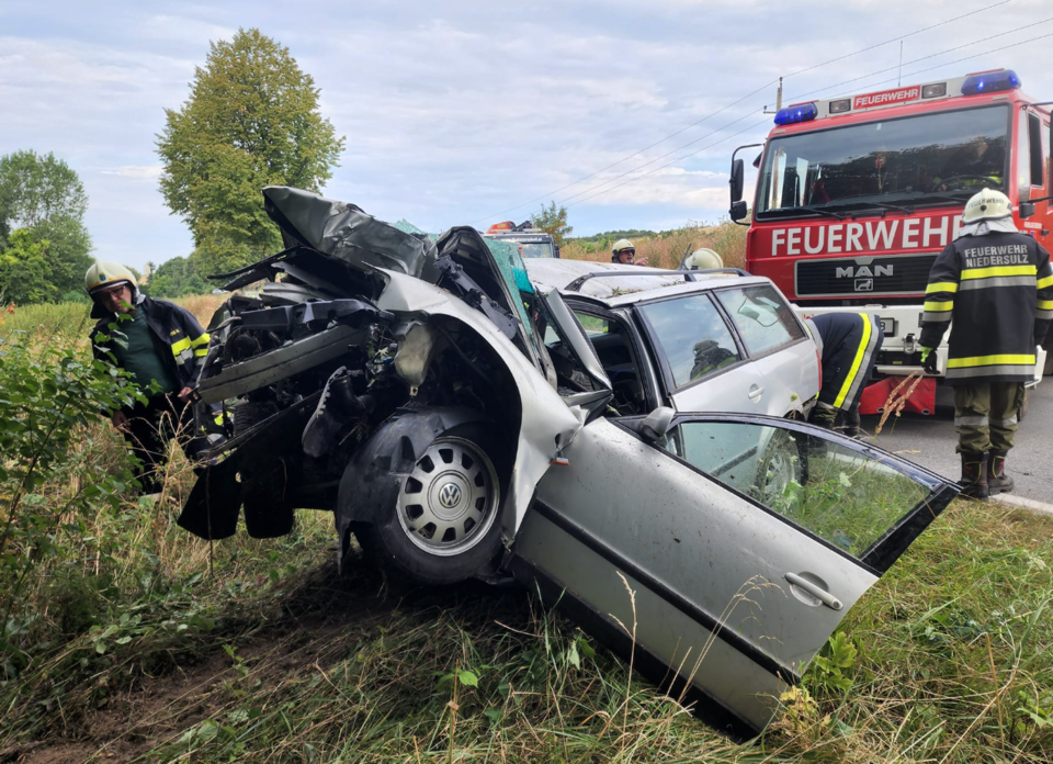 19-Jähriger bei Pkw-Unfall lebensgefährlich verletzt
