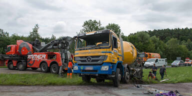Lkw-Frontal-Crash fordert einen Toten