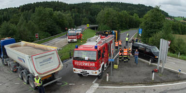 Lkw-Frontal-Crash fordert einen Toten