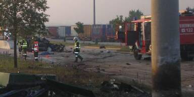 Auto bei Horror-Unfall zerfetzt