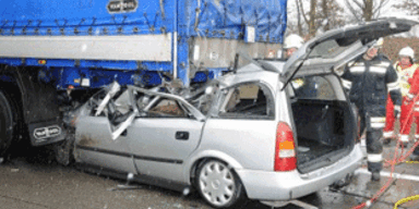 Zwei Verkehrsunfälle mit Schwerverletzten auf A1