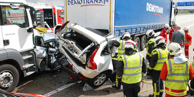 Eine Tote bei Crash auf der Südautobahn 
