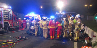 Schwerer Alko-Crash im Tunnel: 4 Verletzte