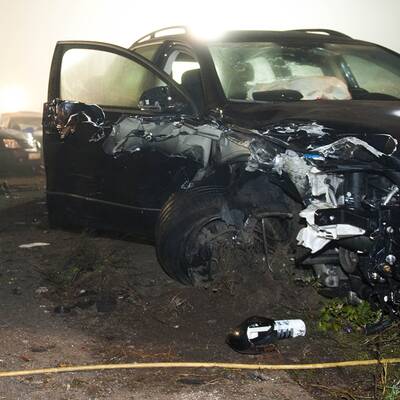 In dichtem Nebel rasten dutzende Autos ineinander