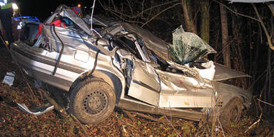 Sekundenschlaf auf A12: 39-J&auml;hriger tot