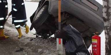 Auto zerfetzt: Schwangere starb