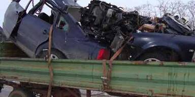 Auto zerfetzt: Schwangere starb