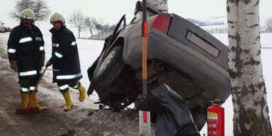 Auto zerfetzt: Schwangere starb
