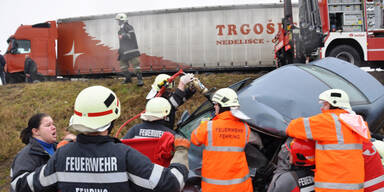 Steirerin rast in Sattelzug - tot