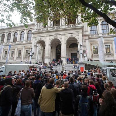 Studenten-Demos legen die Ringstraße lahm