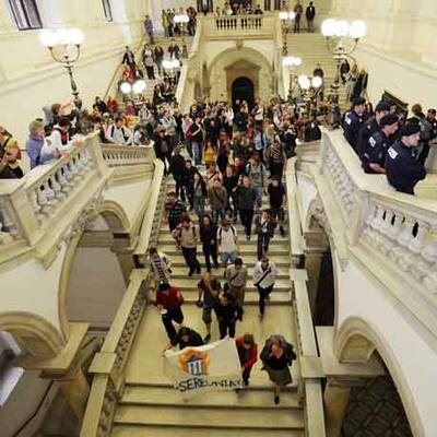 Uni Wien erneut von Studenten besetzt