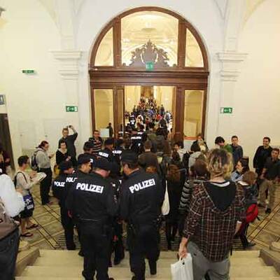 Uni Wien erneut von Studenten besetzt