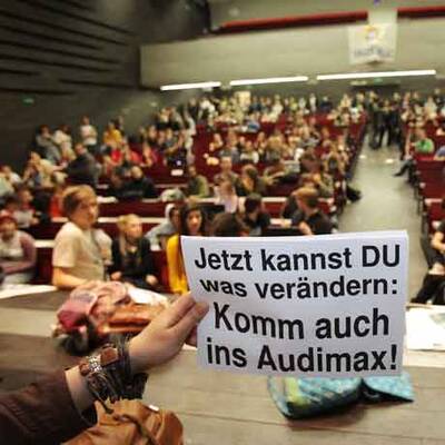 Uni Wien erneut von Studenten besetzt