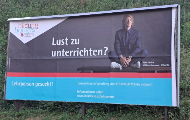 Plakat im Burgenland: Lehrperson gesucht - 6.500 Euro Prämie sichern.