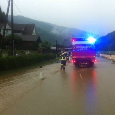 Unwetter überrollen Österreich