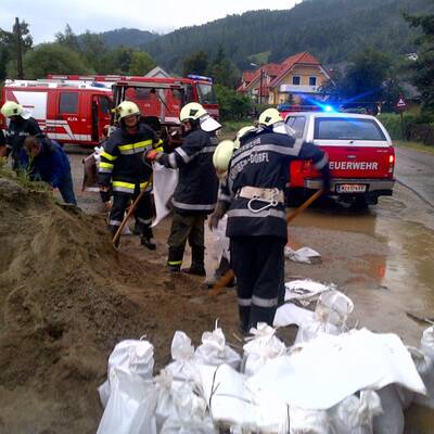 Unwetter überrollen Österreich