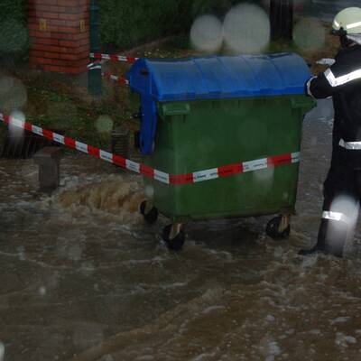 Unwetter überrollen Österreich