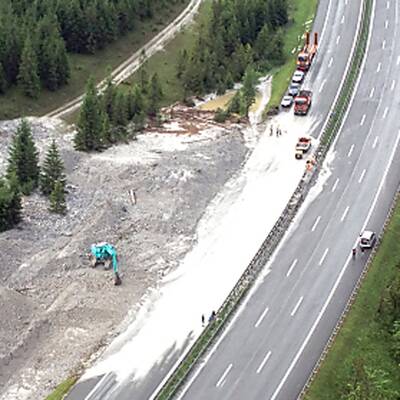  Die beiden Insassen wurden verletzt.