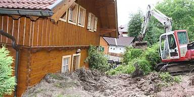 Monsun-Unwetter verwüstet das Land