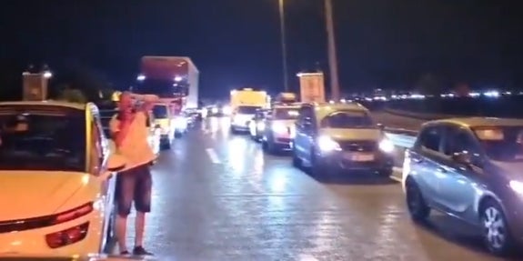 Ö3-Star zeigt Urlauber-Rückkehr-Wahnsinn