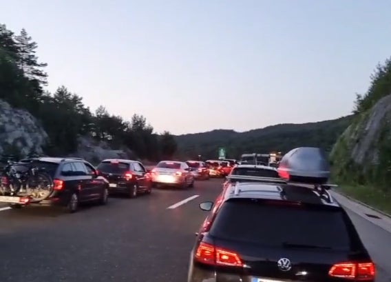 Ö3-Star zeigt Urlauber-Rückkehr-Wahnsinn