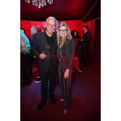 Christa Kummer mit Begleitung