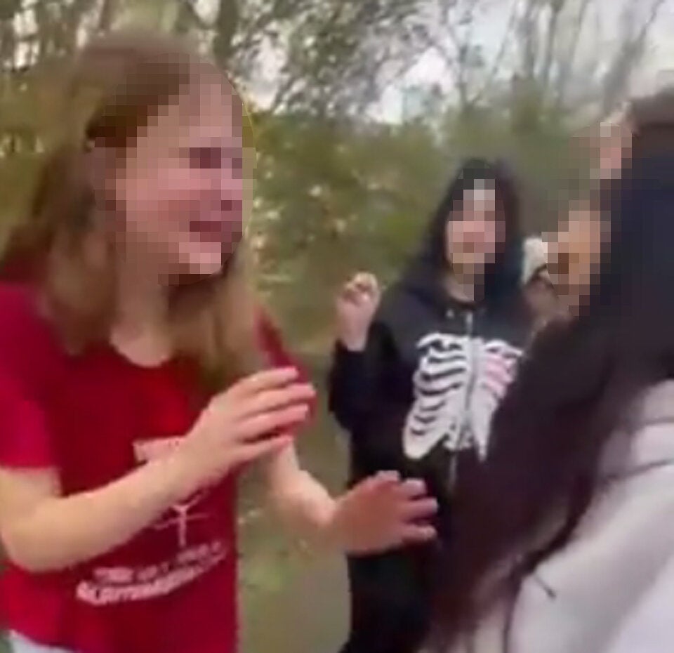 Das Schock-Video: Mädchen-Gang quält Schülerin (13)