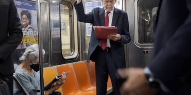 Kopie von Bundespr&auml;sident Alexander Van der Bellen in der New Yorker Metro.