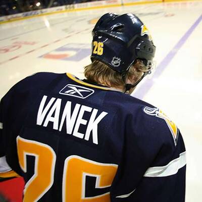 vanek_action_01