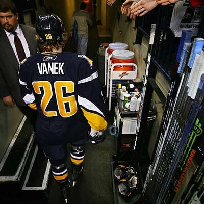 vanek_action_01