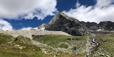 H&uuml;ttengrat Fu&szlig;stein