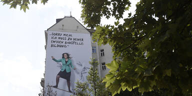 Vassilakou: Jetzt als Hexe auf Plakat