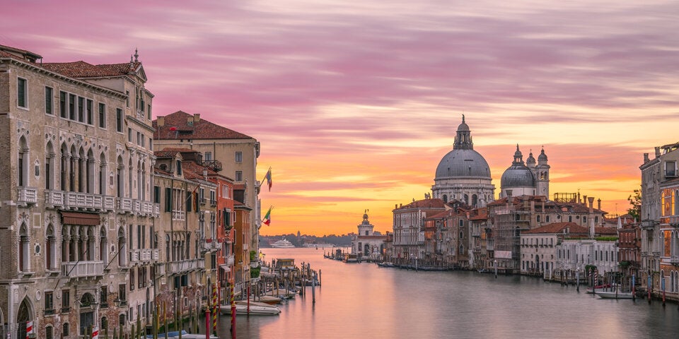 Italien droht Touristen mit Platzverweisen und Fußfesseln