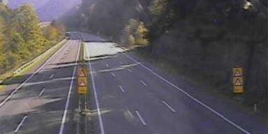 Reschenstra&szlig;e in Tirol nach Felssturz gesperrt