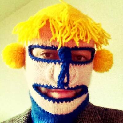 Hunderte Vermummte zeigen sich auf Twitter und Facebook