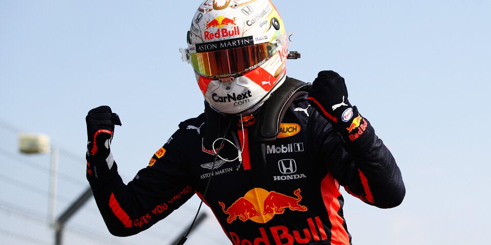 Verstappen feiert ersten Saisonsieg vor Mercedes-Duo