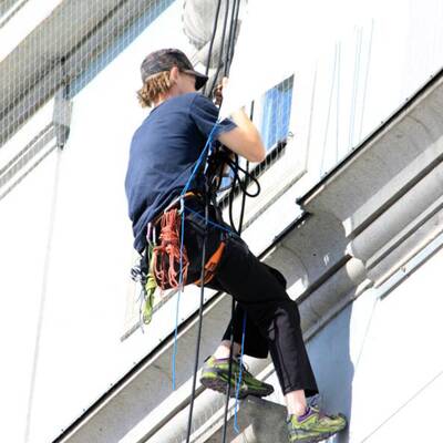 Tierschützer hängen in der Luft