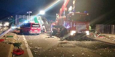 Lkw-Crash auf A2 - zwei Schwerverletzte