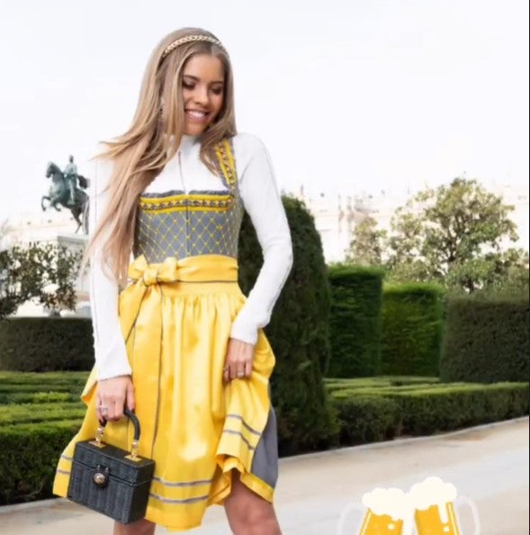 Swarovski zeigt ihre neue Dirndl-Kollektion