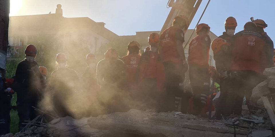 So ging die Suche nach Verschütteten weiter