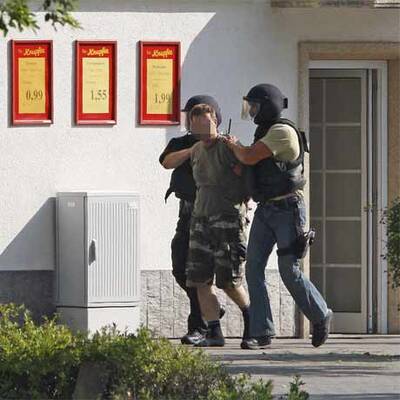 Mutmaßlicher Bombenleger gibt auf