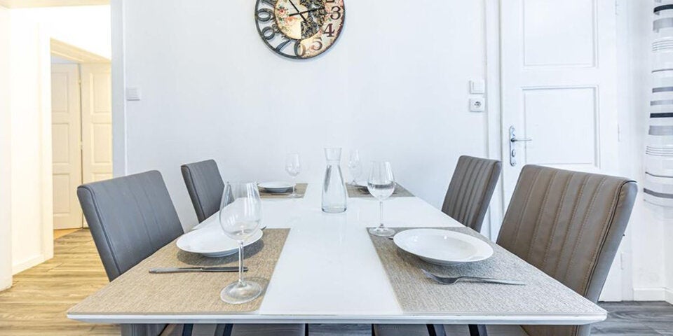 Jugendliche mieteten Villa in Wien für Corona-Party