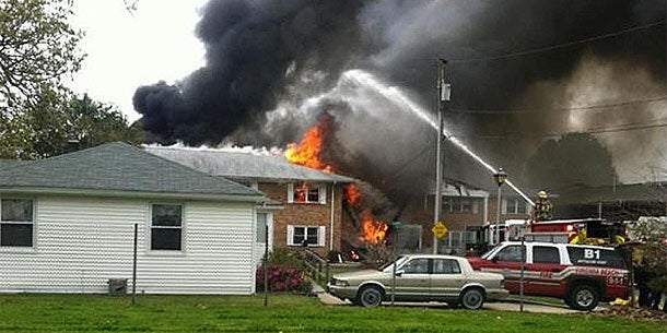 Kampfjet stürzt in Wohngebiet bei Virginia Beach