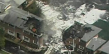 US-Kampfjet stürzt in Wohngebiet 