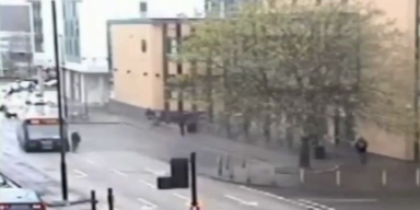 Brutal: Busfahrer rammt Radler nach Streit